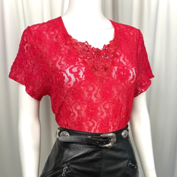 Vintage 2000’s Floral Sheer Lace Scoop V-Neck Short Sleeved Tee Shirt in Red - M - Picture 2 of 9